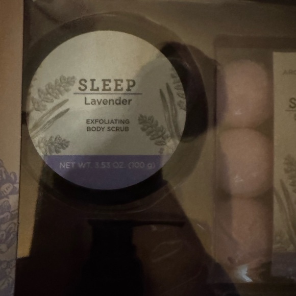 Aromatherapy NWB Sleep Bath Gift Set Lavendar - Picture 2 of 7